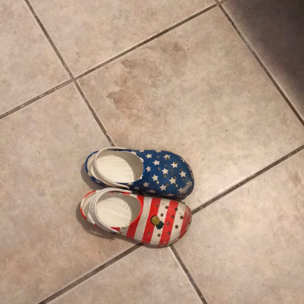 Crocs - Picture 2 of 3
